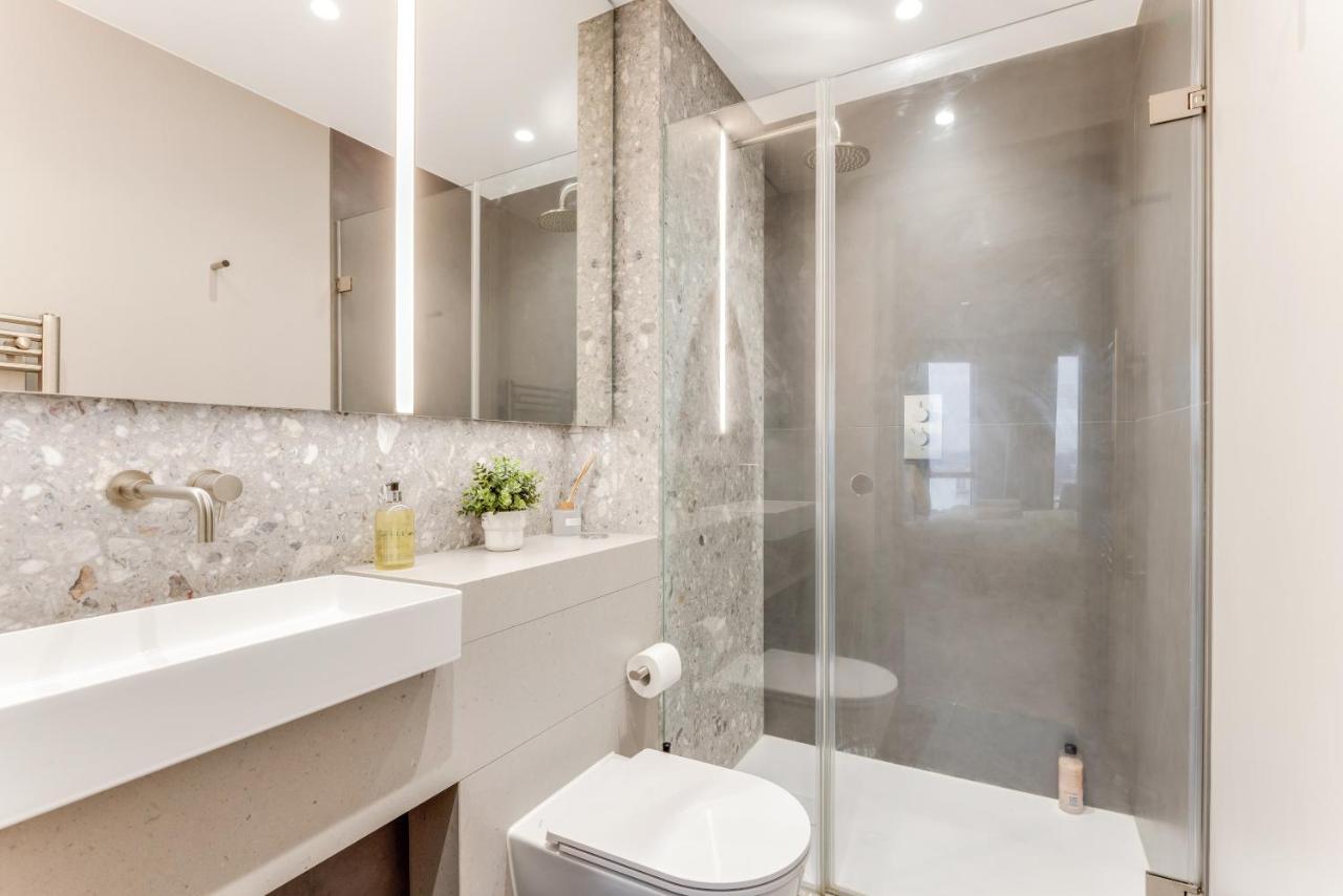 Shyroyale Apartment London Luaran gambar