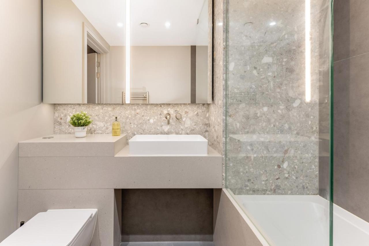 Shyroyale Apartment London Luaran gambar