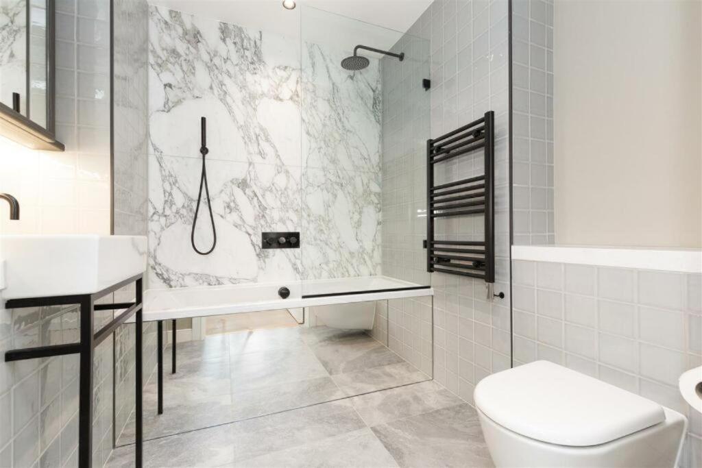 Shyroyale Apartment London Luaran gambar